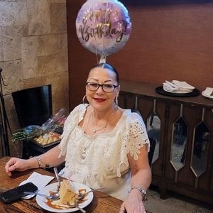 Meet your Posher, Amabely